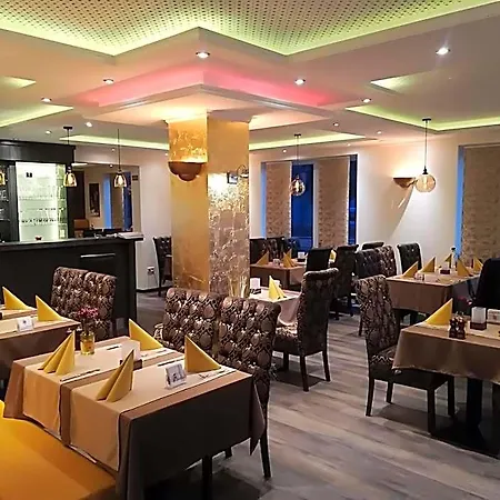 X-hotel